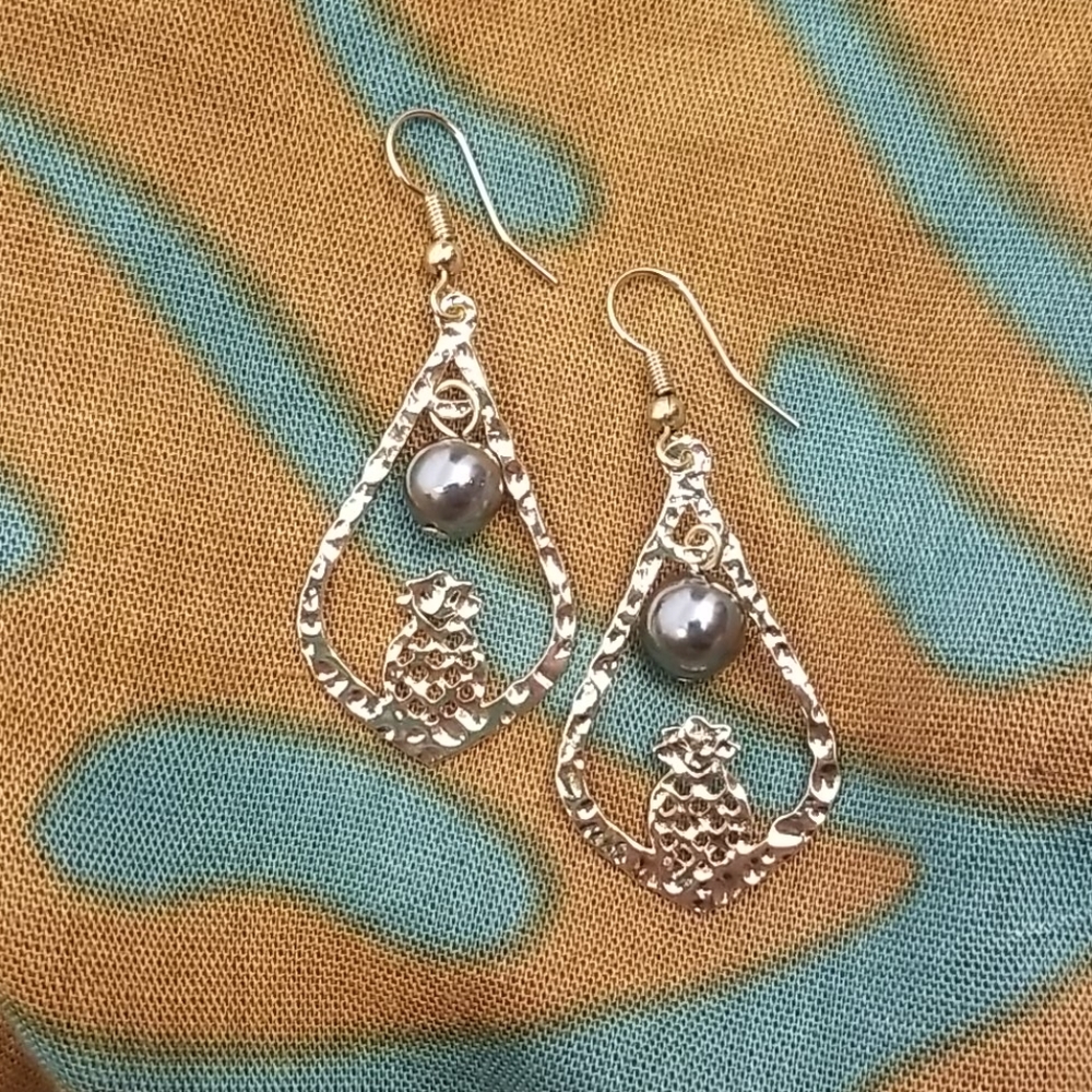 Gold pineapple earrings